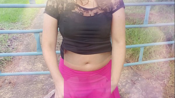 Mängib talus, tõeline koduperenaine, ämma ämma ja tema kuradi abikaasa metsikusse minekusse